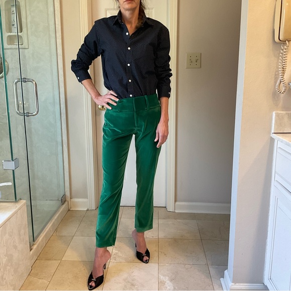 J Crew 100% Cotton Shirt, Men’s Shirt but look how good it looks on a lady! Sz M - Picture 2 of 12